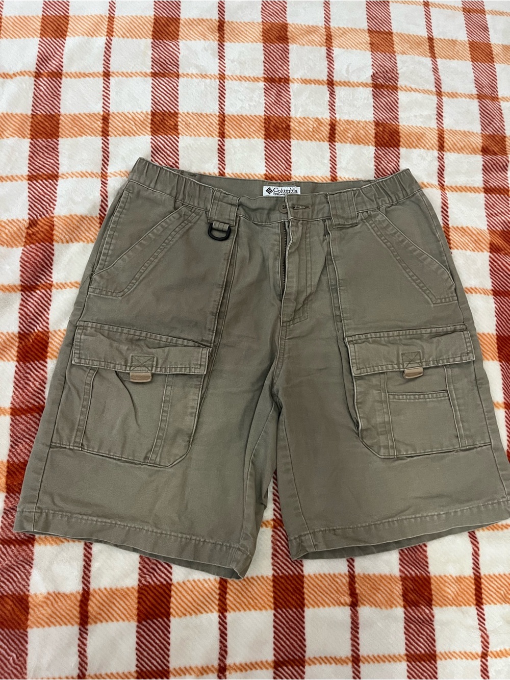 Columbia Men's Cargo Shorts — Olive Green Utility Style